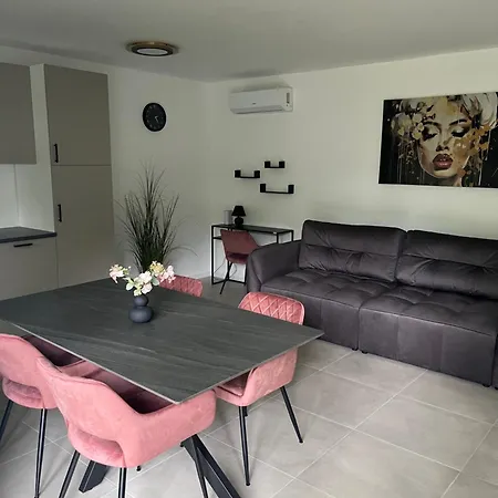 Gemini Lux- Moon Balaton Feriehus Balatonkenese